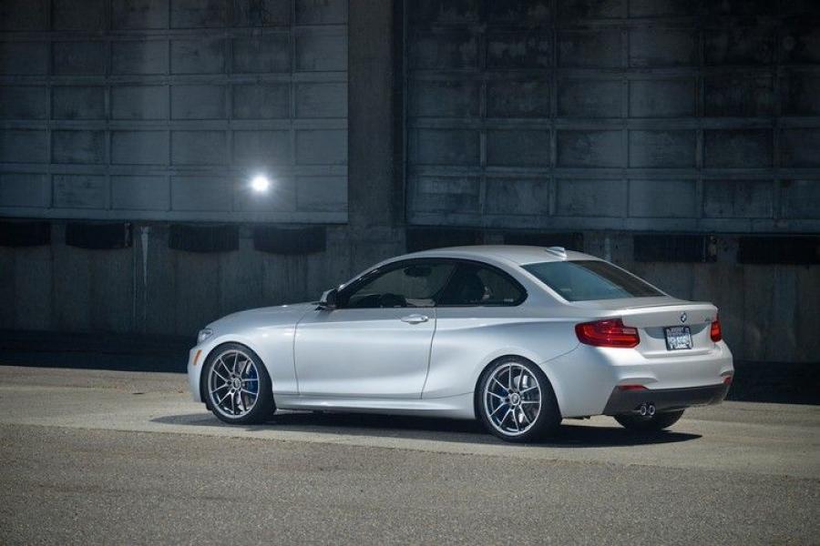  BMW 228i M Sport Coupe by H&R 2014 года  (фото 4 из 12)